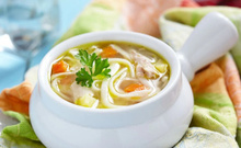 Tavuk suyu çorbası gerçekten soğuk algınlığına yardımcı olur mu?