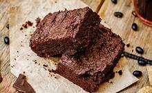 Sağlığına dikkat edenlere: Vegan unsuz brownie tarifi