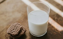 Tam yağlı süt, az yağlı ve yağsız sütten daha mı iyi?