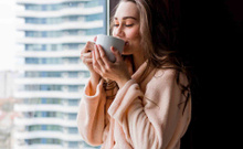 Günde bir bardak papatya çayı ile rahatlamanın keyfini sürün!