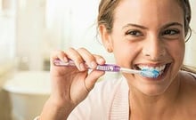 Ağız bakımı için diş fırçanıza iyi bakın