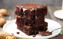 Tutma garantili en kolay tarif: Çikolatalı ıslak kek!