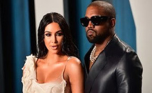 Kim Kardashian, Kanye West’in kendisine vurduğunu söyledi