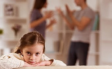 Evdeki stres arttı, çocuklar ebeveyn kavgalarının gizli mağduru