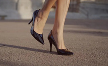 Şık ve rahat: Topuklu ayakkabıda konforun sırları