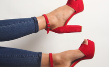 Moda sevginiz sağlığınızdan edebilir: Yüksek topuklu ayakkabı giymenin zararları