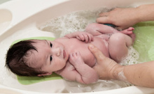 Bebeğinizi güvenle yıkayın: Bebek banyosu için ipuçları ve öneriler