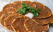 Çıtır çıtır yenir: Lahmacun tarifi 