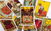 Tarot kartları neyi anlatır? Tarot kartları gerçekten geleceği gösterir mi?