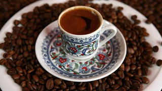 Sevmeyene bile sevdiriyor! Türk kahvesini farklı bir boyuta taşıyor…