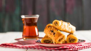 Hafta sonu kahvaltısına yakışır çıtır çıtır mini börek!