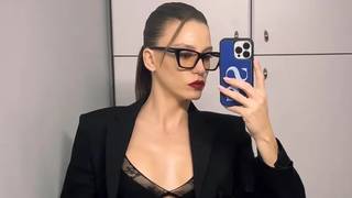 Serenay Sarıkaya’nın “ödül” kombini: “Alev ateş”