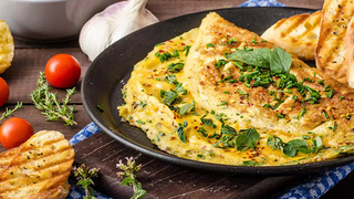 Pırasa sevmeyene bile sevdiriyor! Şansı hak eden pırasalı omlet tarifi…
