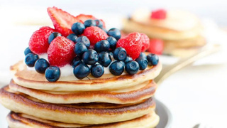 Miniklerin beslenme çantalarını renklendirecek lezzetli Pancake!