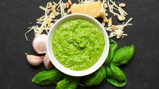 Pesto sos ile makarna ve salatalarınızı renklendirin!