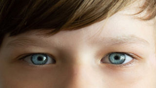 Çocuğunuzun göz sağlığı için kontrol şart! İltihaplar korkunç sonuçlar doğurabiliyor…