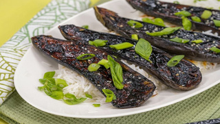 Asya mutfağı esintisi: Soslu patlıcan yemeği