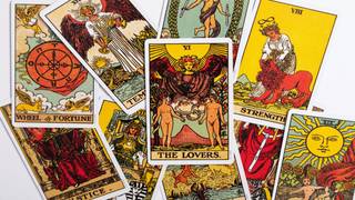 Tarot kartları neyi anlatır? Tarot kartları gerçekten geleceği gösterir mi?