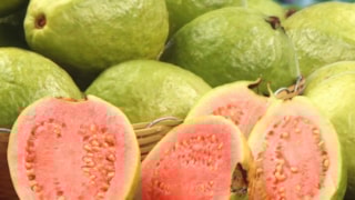 Güçlü bir antibiyotik, yaşlanma karşıtı: Guava meyvesinin bilinmeyen faydaları