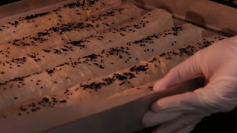 5 dakikada hazırlanır: Pratik çıtır peynirli börek