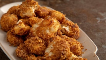 Sebze sevmeyenler bile bayılacak! Karnabahar pane tarifi