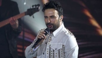 Tarkan'dan duygu yüklü konser!