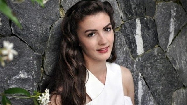 Burcu Özberk sosyal medyayı salladı! Bikinili kareleri nabız yükseltti: “Hatun yıkılıyor”