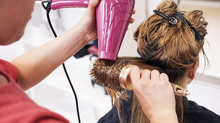 Saçlarınıza fön çektirmeden önce mutlaka bu ürünü kullanın!