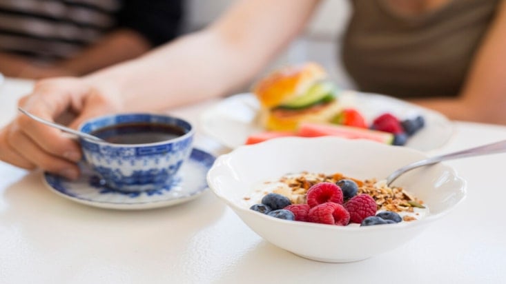 Zamanınız azsa bile güne güçlü başlayın! 5 dakikada sağlıklı kahvaltı...